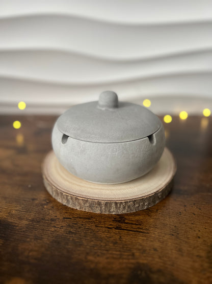 Keramik-Outdoor-Aschenbecher mit Deckel | in beige und viele weitere Farben | minimalistisch | wasserabperlend | feuerfest | windgeschützt