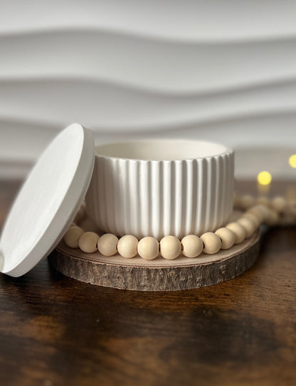 Keramik-Dekoschale mit Deckel | geriffelt | in beige und weitere Farben | minimalistisch | wasserabperlend